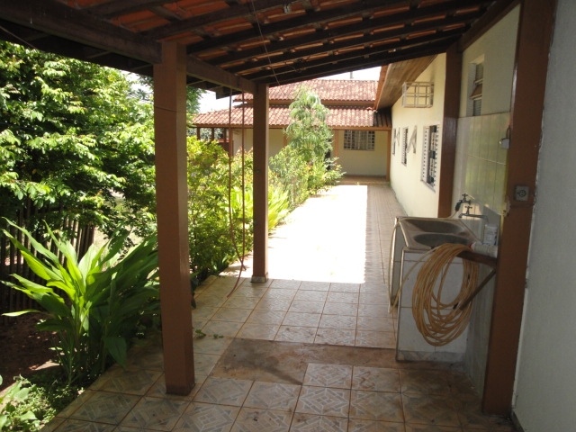 Casa à venda com 3 quartos, 300m² - Foto 8