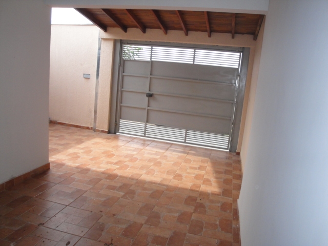 Casa à venda com 3 quartos, 105m² - Foto 1