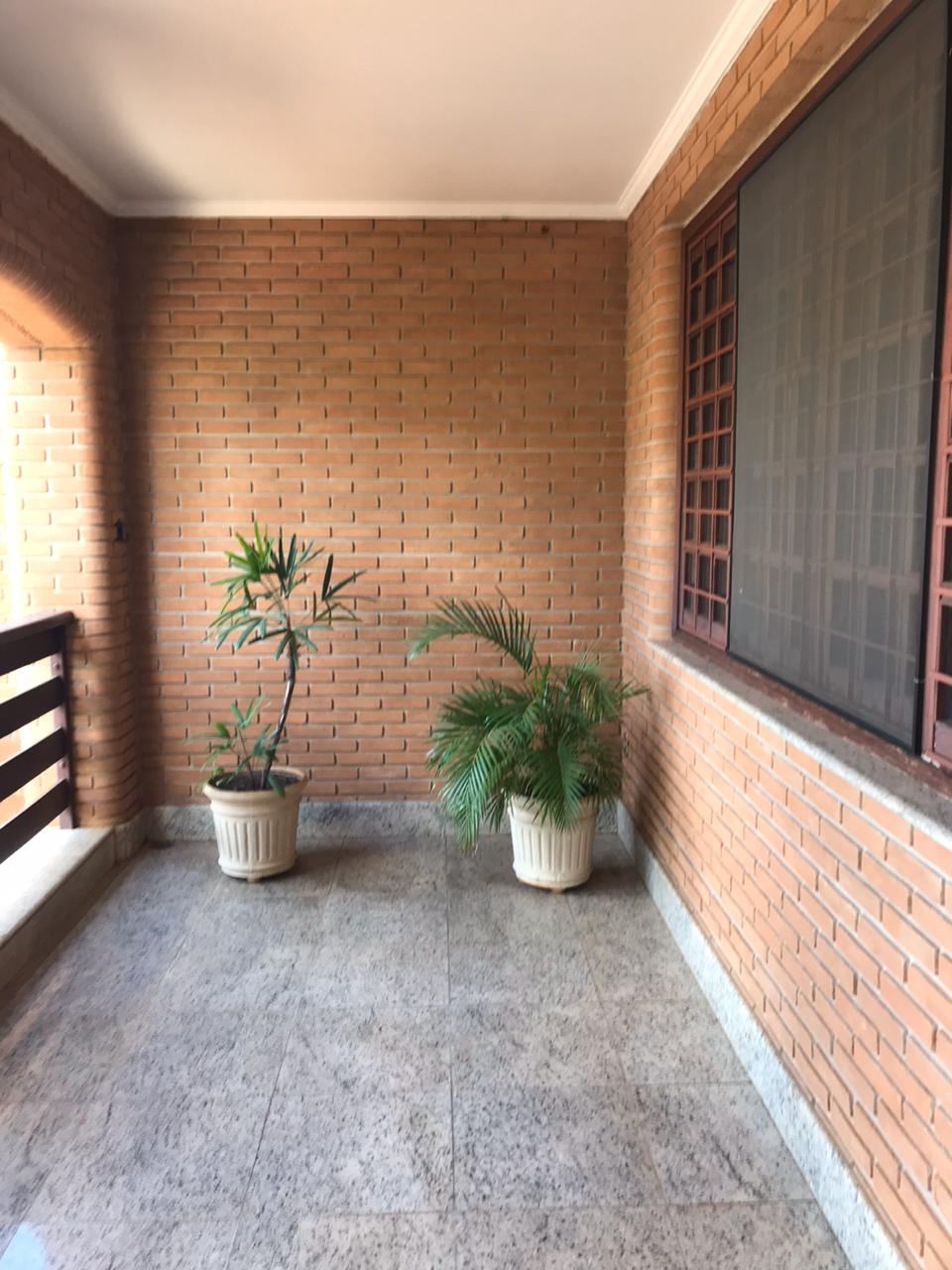 Casa à venda e aluguel com 5 quartos, 250m² - Foto 3