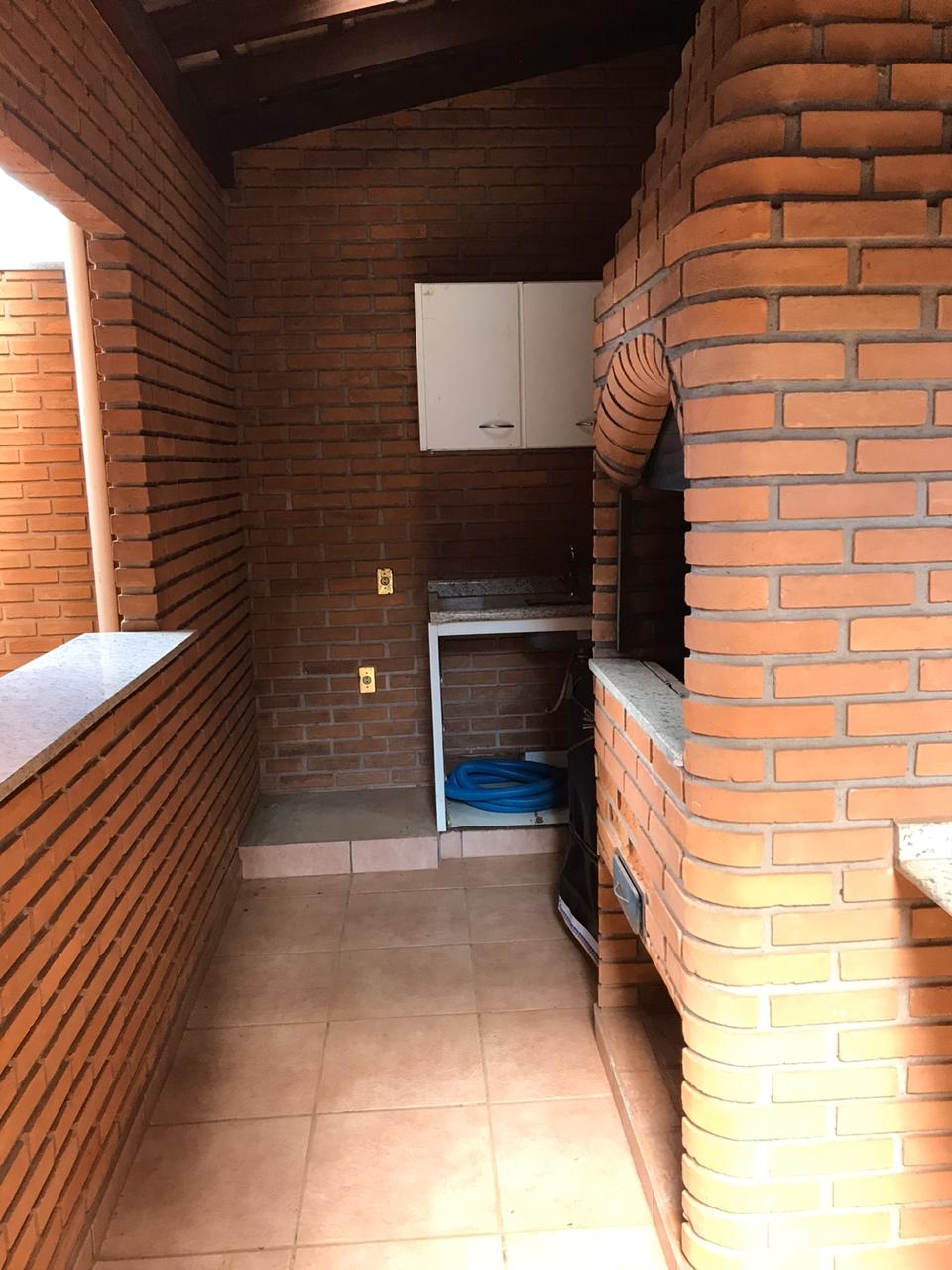 Casa à venda e aluguel com 5 quartos, 250m² - Foto 8