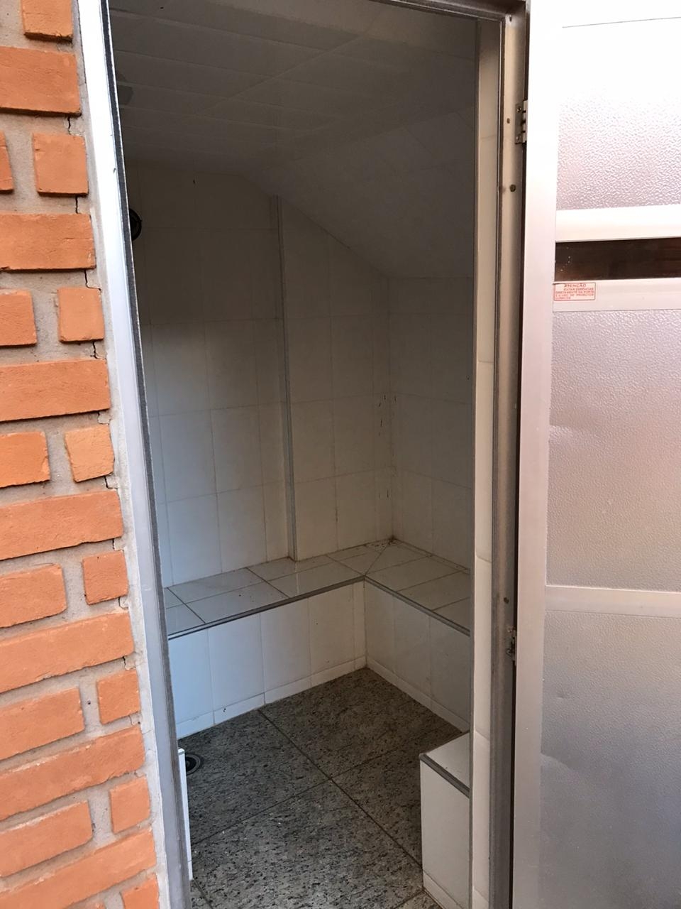 Casa à venda e aluguel com 5 quartos, 250m² - Foto 9