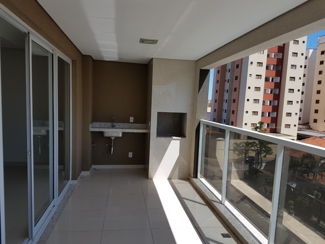 Apartamento para alugar com 4 quartos, 200m² - Foto 4