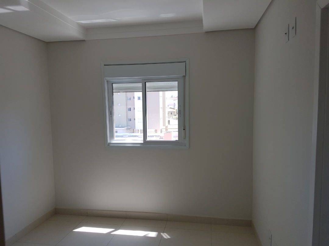 Apartamento para alugar com 4 quartos, 200m² - Foto 7