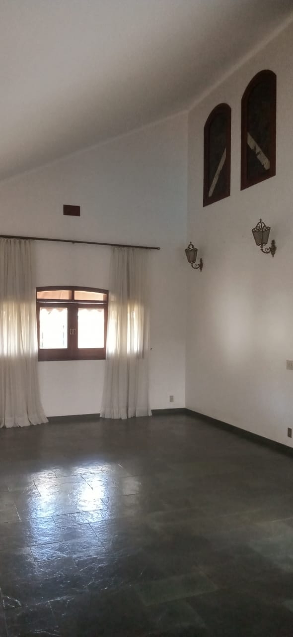 Casa à venda com 4 quartos, 450m² - Foto 1