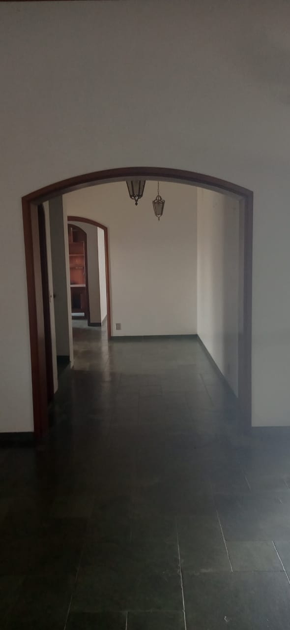 Casa à venda com 4 quartos, 450m² - Foto 4