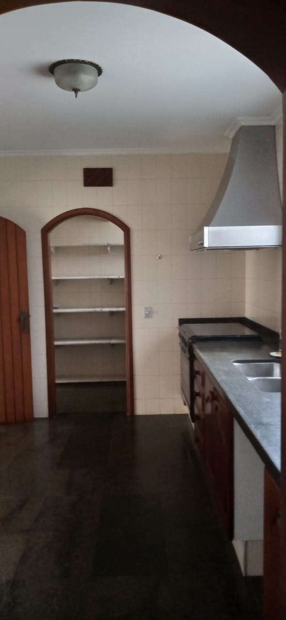 Casa à venda com 4 quartos, 450m² - Foto 17