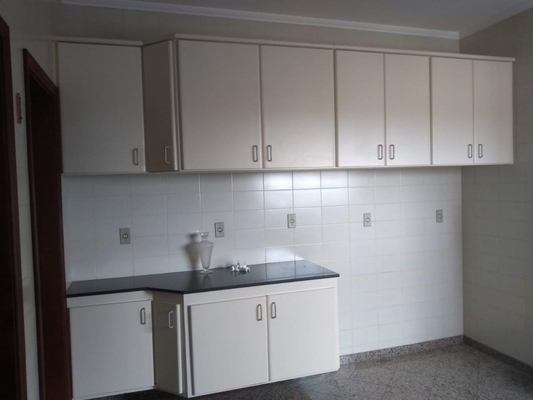 Apartamento à venda com 3 quartos, 376m² - Foto 2