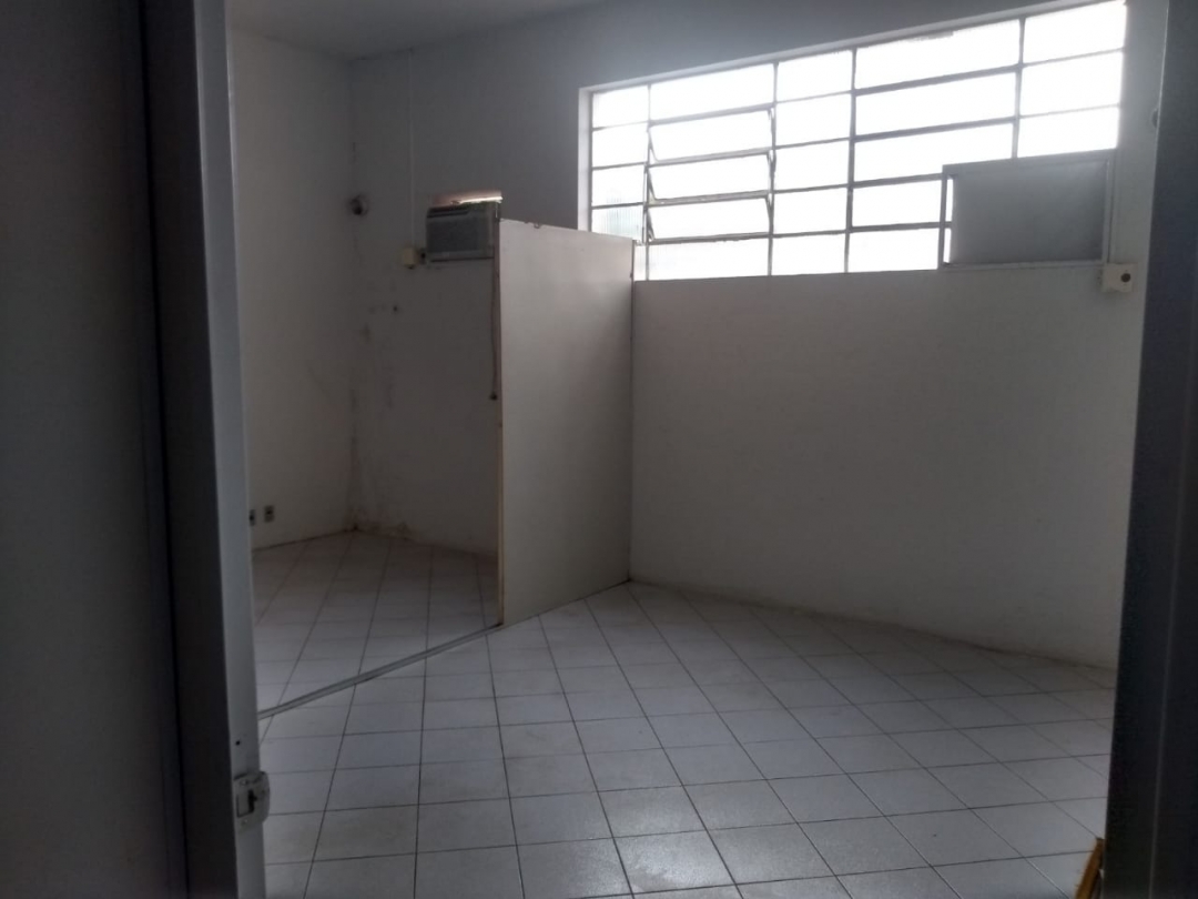 Prédio Inteiro para alugar, 647m² - Foto 2