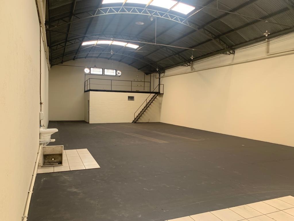 Prédio Inteiro para alugar, 330m² - Foto 12