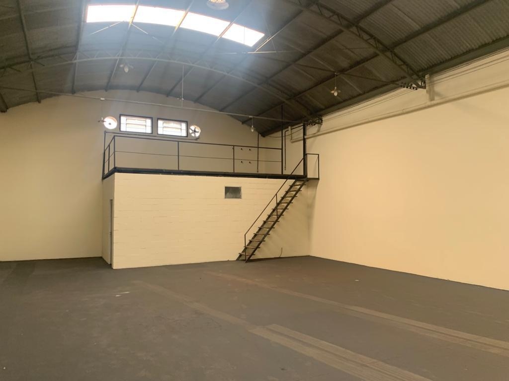 Prédio Inteiro para alugar, 330m² - Foto 2