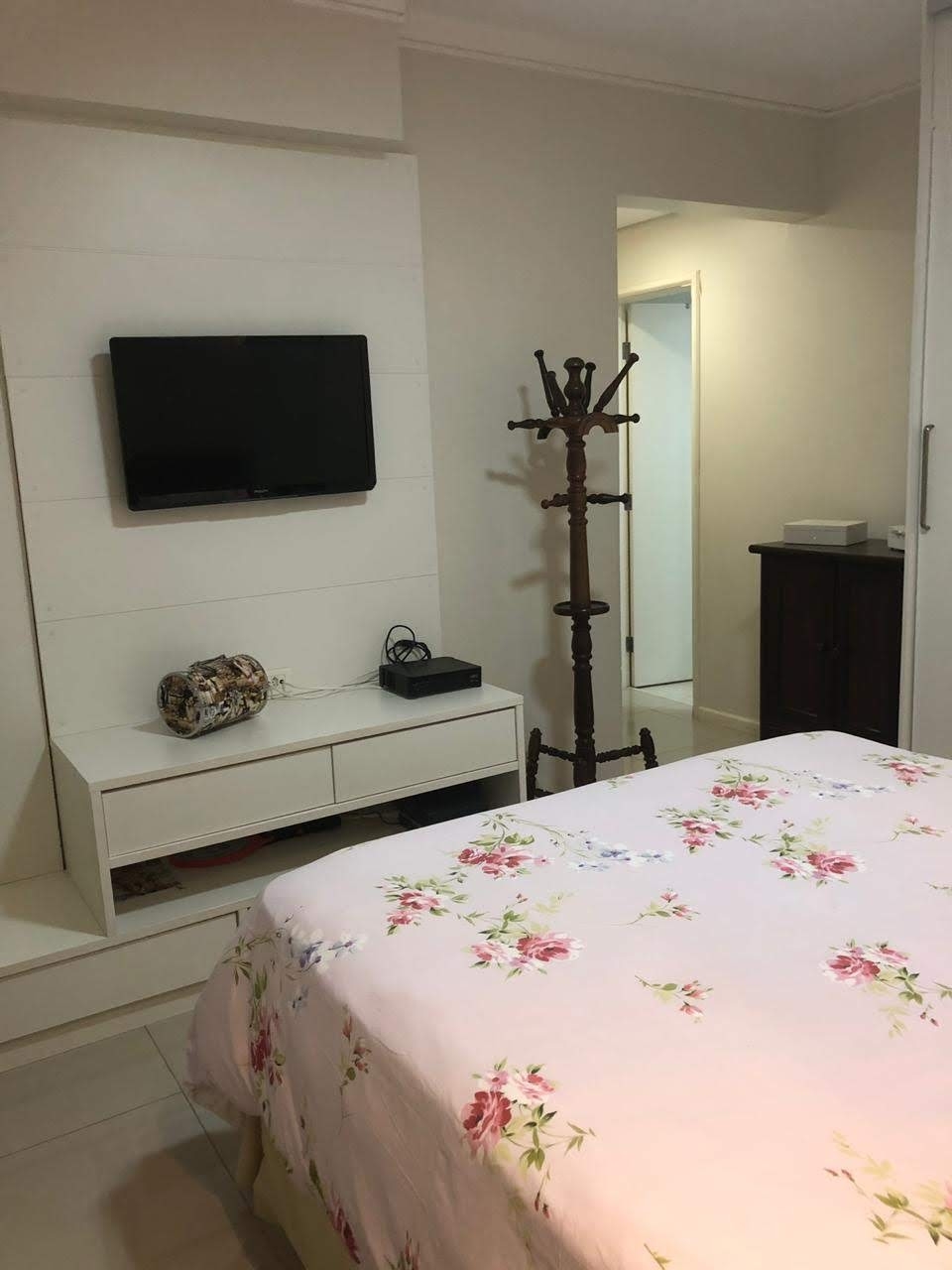 Apartamento à venda com 3 quartos, 136m² - Foto 2