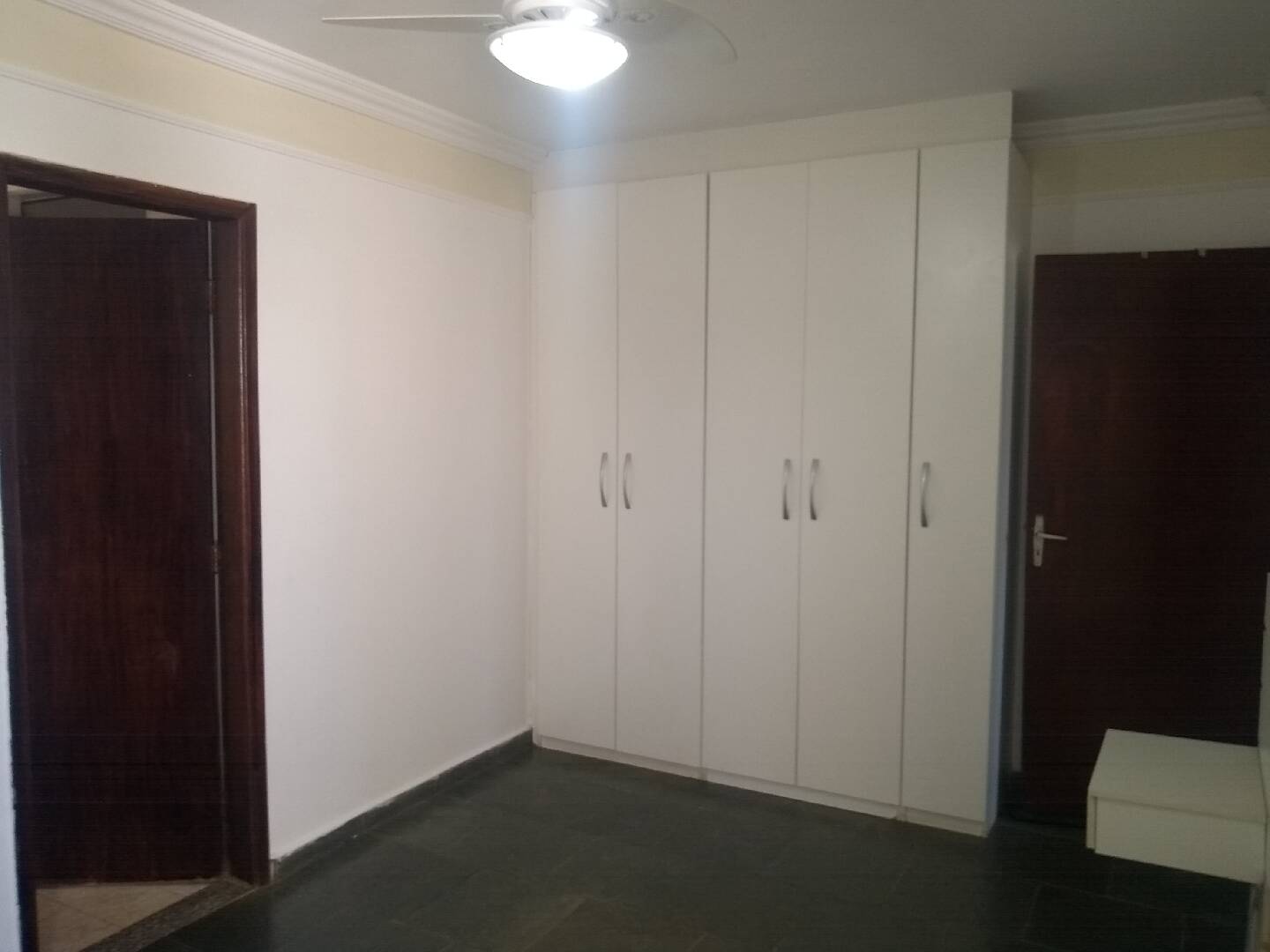 Apartamento para alugar com 2 quartos, 86m² - Foto 4