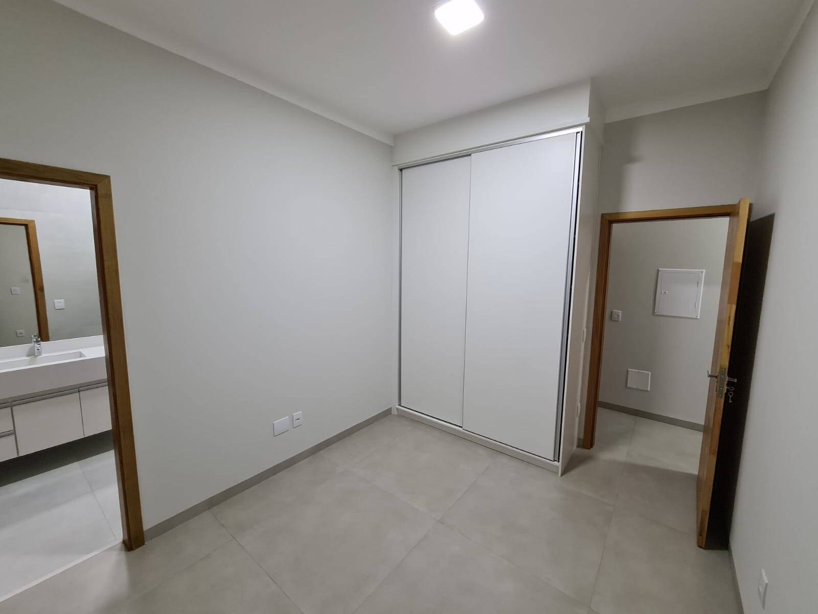 Casa à venda e aluguel com 3 quartos, 180m² - Foto 9