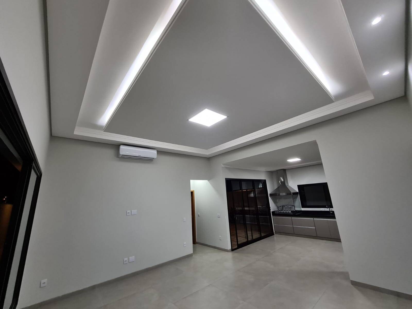 Casa à venda e aluguel com 3 quartos, 180m² - Foto 11