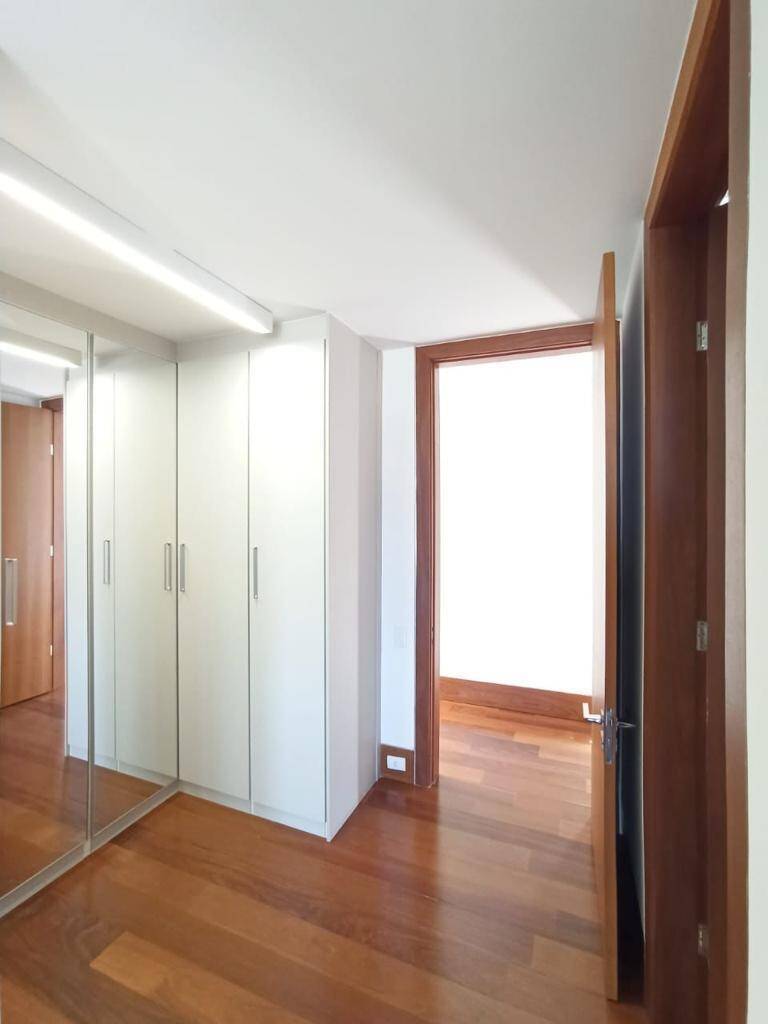 Casa para alugar com 3 quartos, 570m² - Foto 15