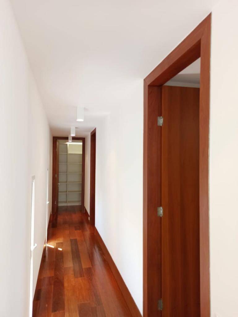 Casa para alugar com 3 quartos, 570m² - Foto 22