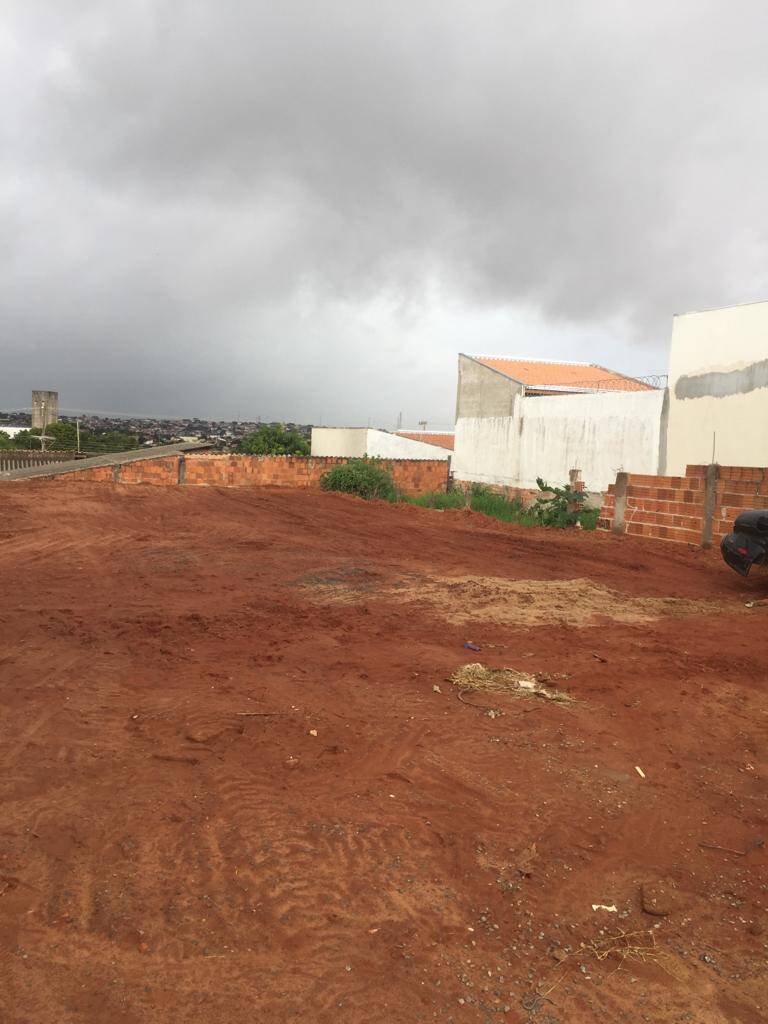 Terreno à venda, 180m² - Foto 1