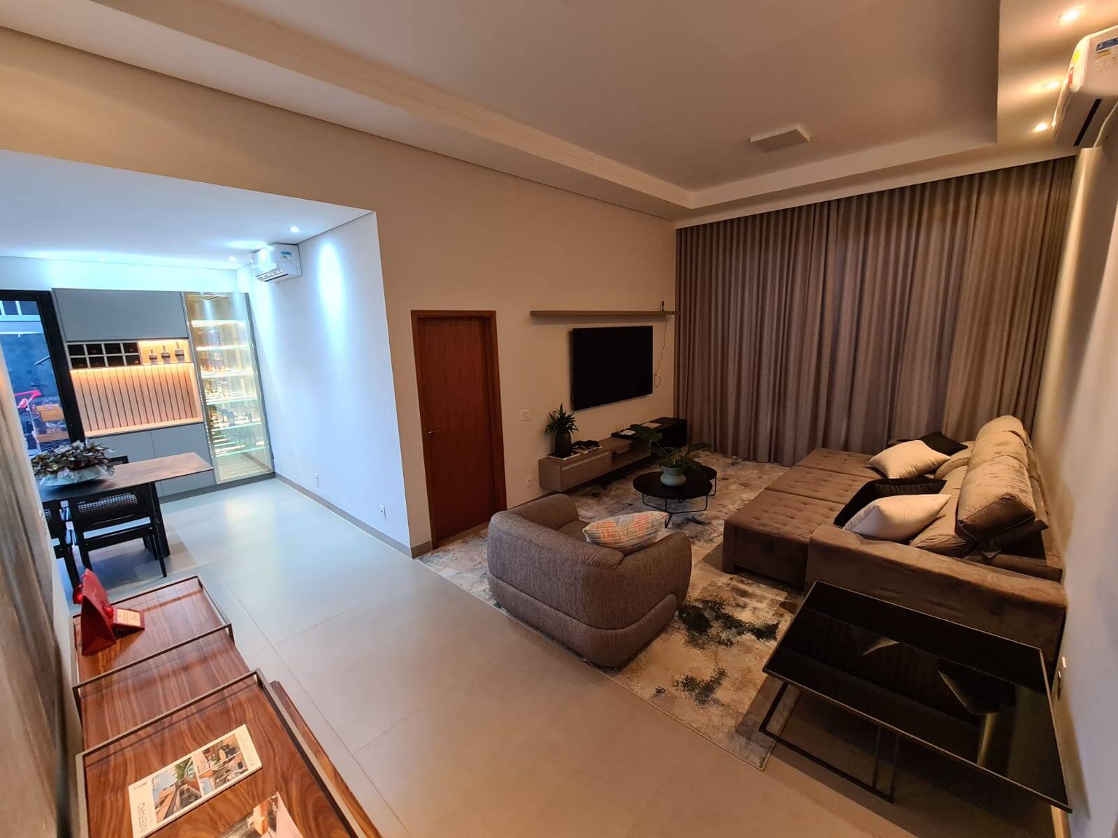 Casa à venda e aluguel com 3 quartos, 350m² - Foto 11