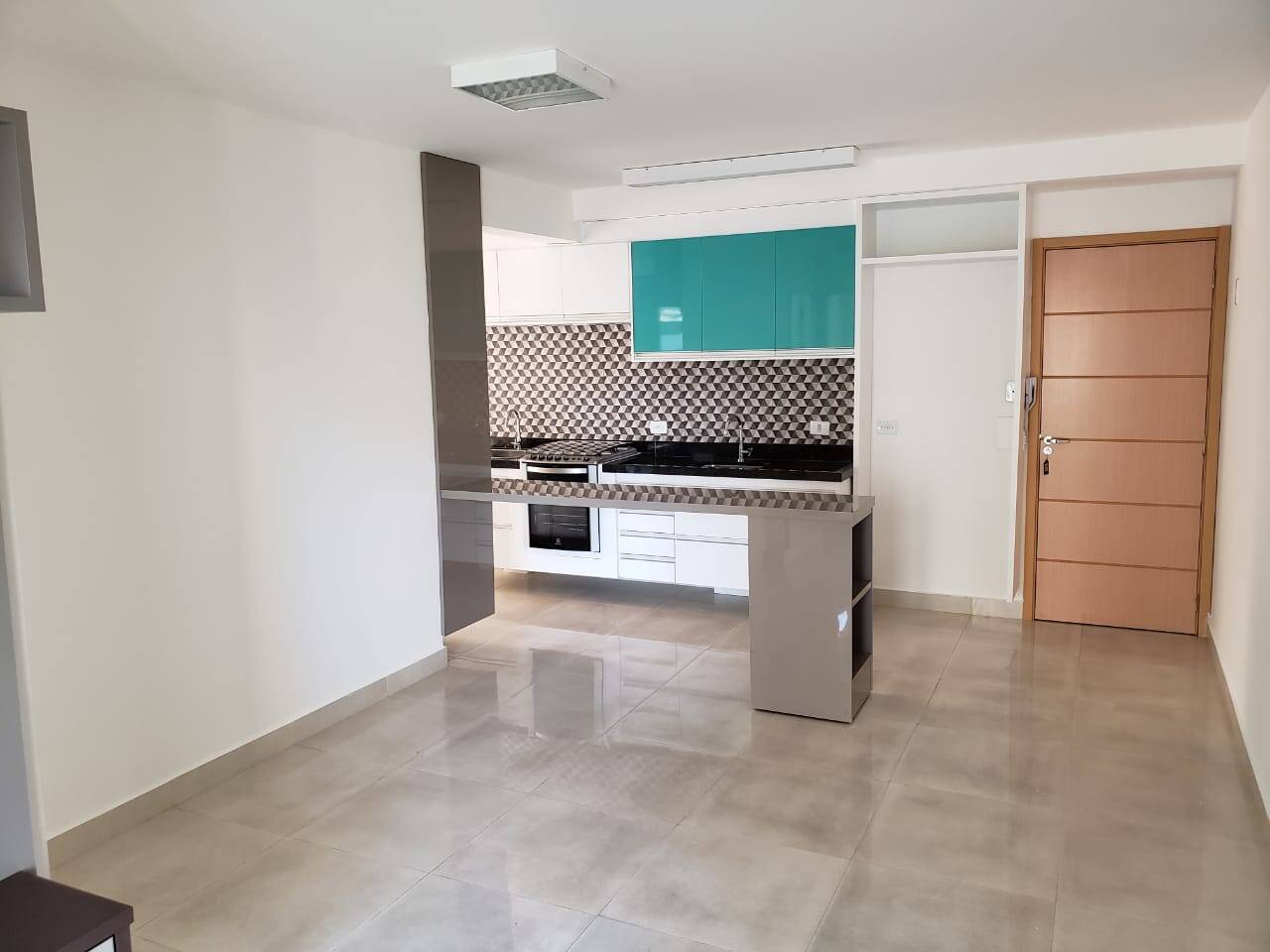 Apartamento à venda com 2 quartos, 67m² - Foto 3