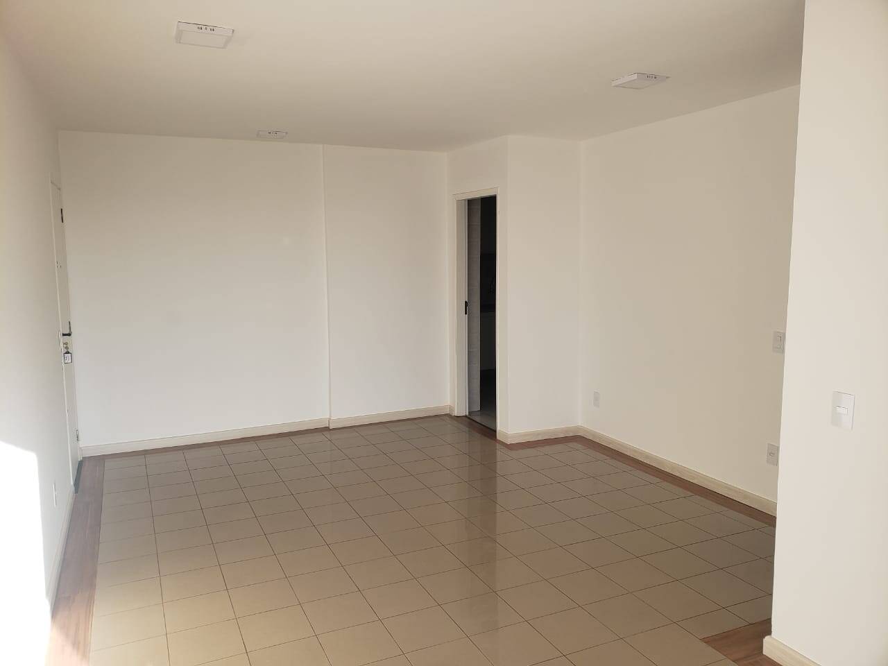 Apartamento à venda com 3 quartos, 86m² - Foto 8