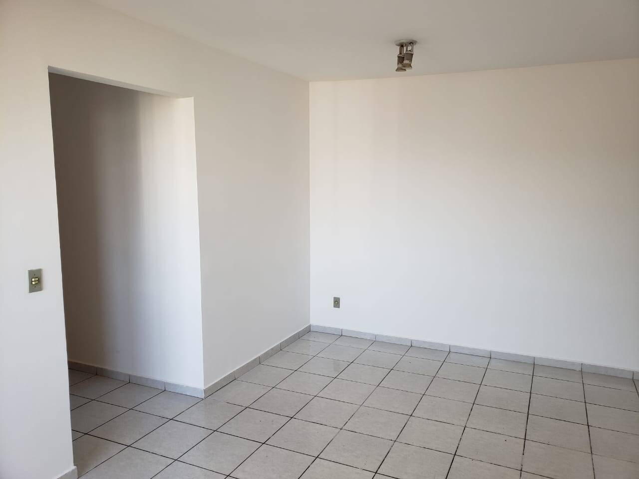 Apartamento à venda com 3 quartos, 76m² - Foto 7