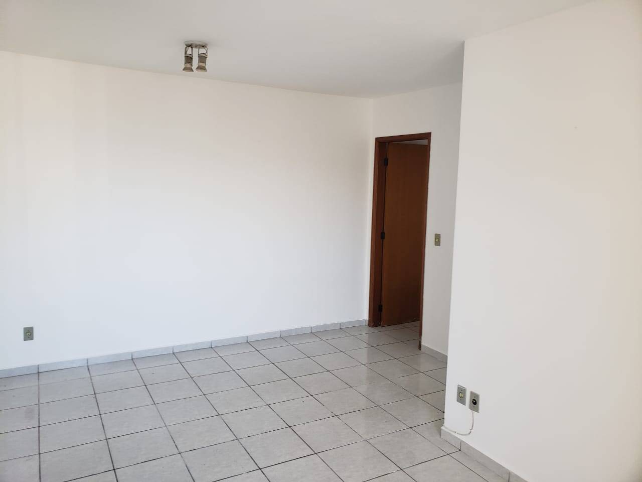 Apartamento à venda com 3 quartos, 76m² - Foto 8