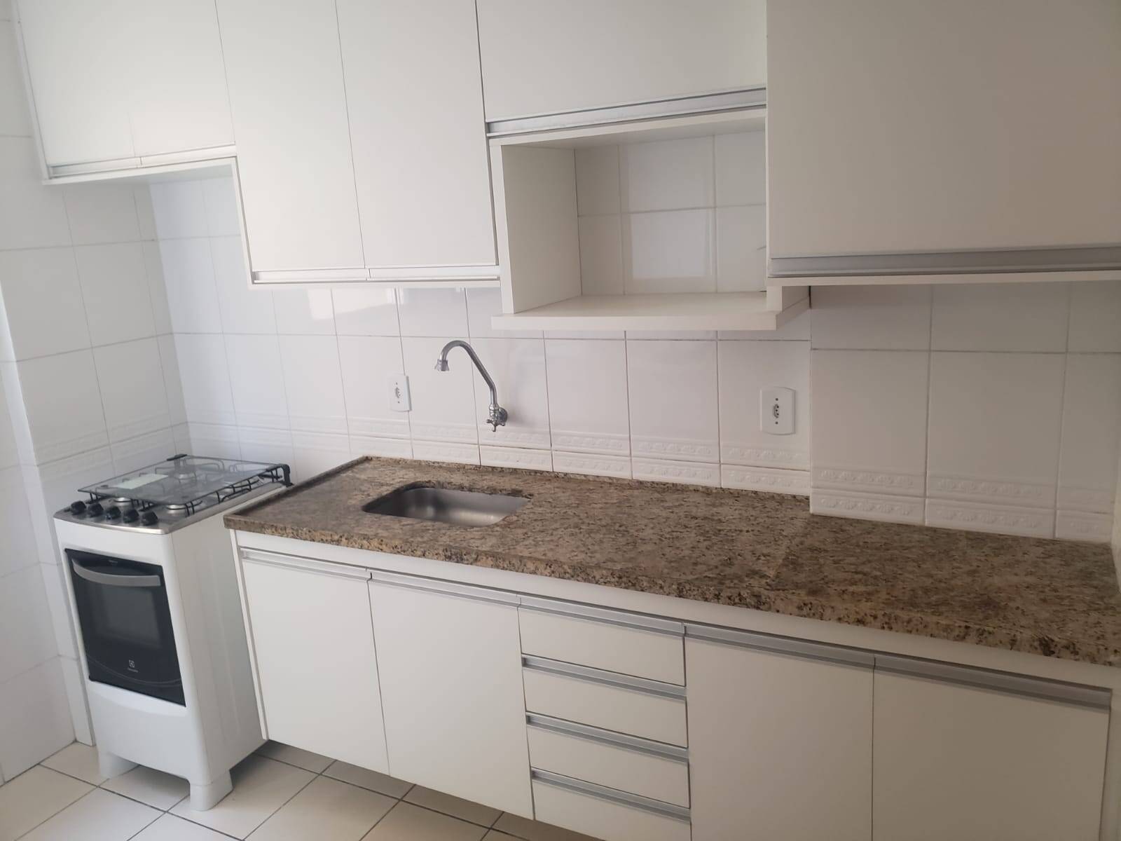 Apartamento para alugar com 3 quartos, 76m² - Foto 9