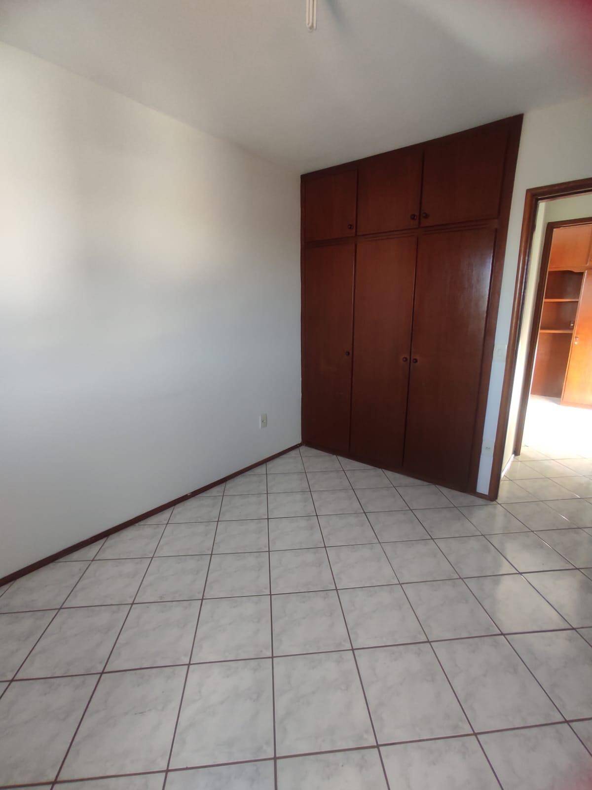 Apartamento à venda e aluguel com 3 quartos - Foto 25