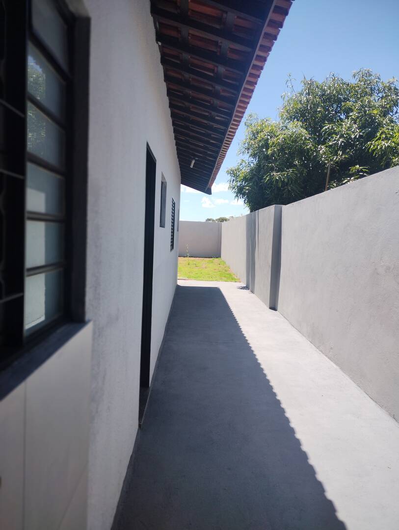 Casa à venda com 2 quartos, 154m² - Foto 1