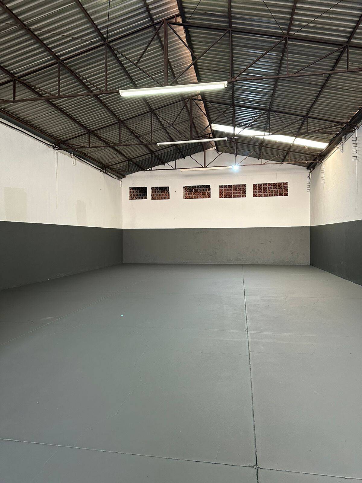 Prédio Inteiro para alugar, 330m² - Foto 6