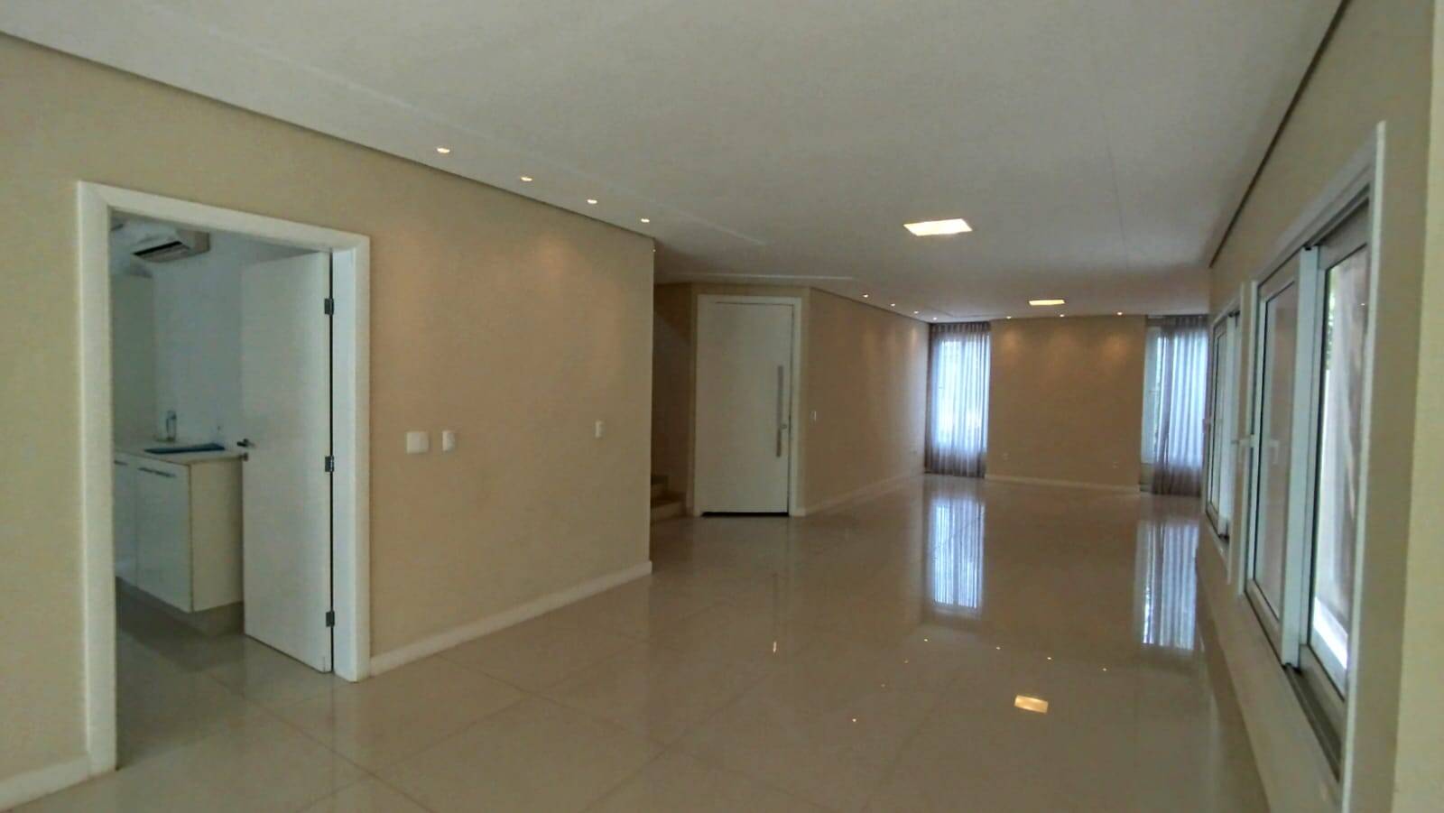 Casa para alugar com 4 quartos, 294m² - Foto 42