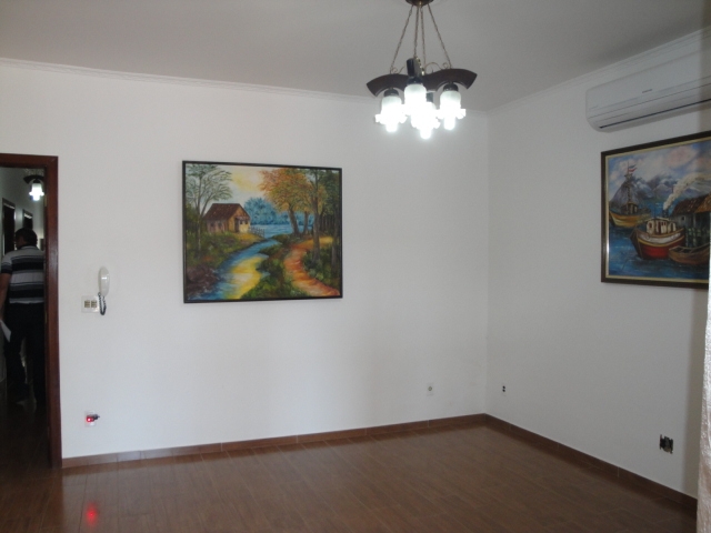 Casa à venda com 3 quartos, 300m² - Foto 3