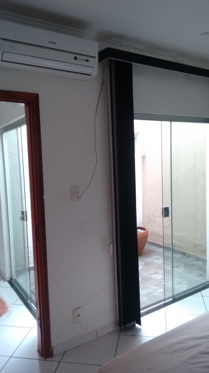 Casa à venda com 3 quartos, 152m² - Foto 1