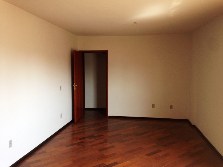 Apartamento à venda com 3 quartos, 1000m² - Foto 3