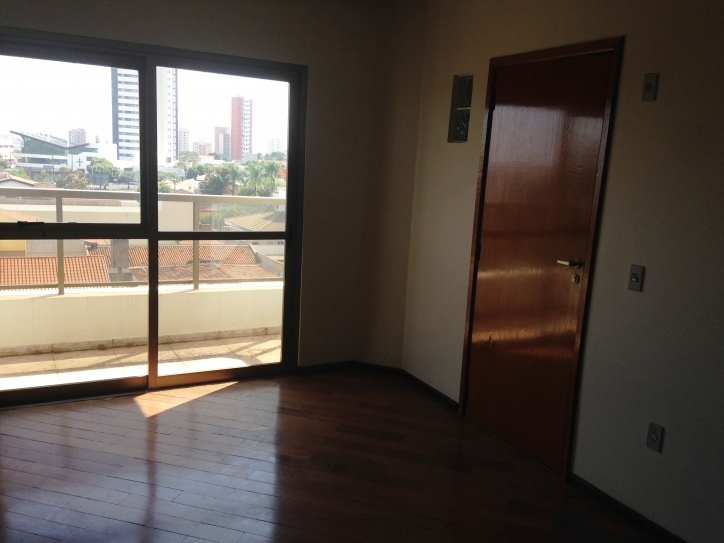 Apartamento à venda com 3 quartos, 1000m² - Foto 5