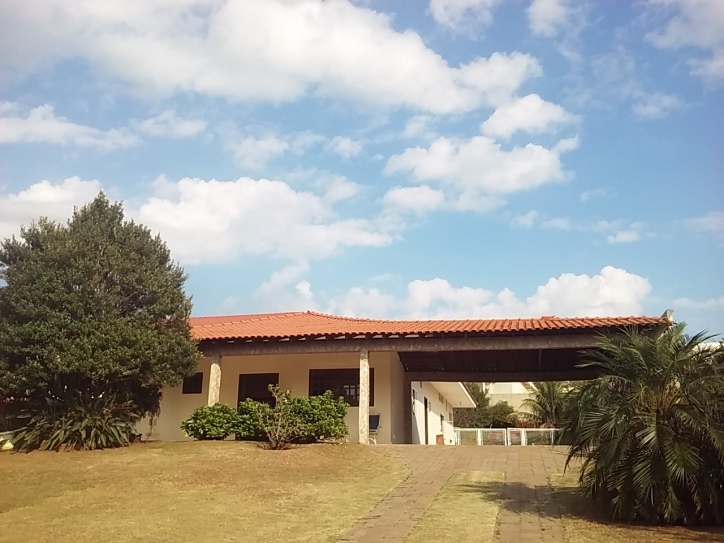 Casa de Condomínio à venda com 4 quartos, 550m² - Foto 1