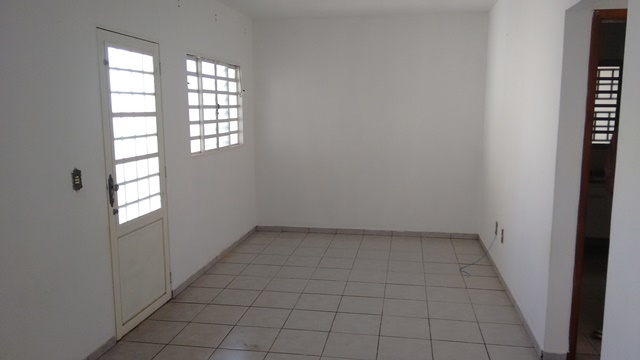 Casa à venda com 2 quartos, 130m² - Foto 4