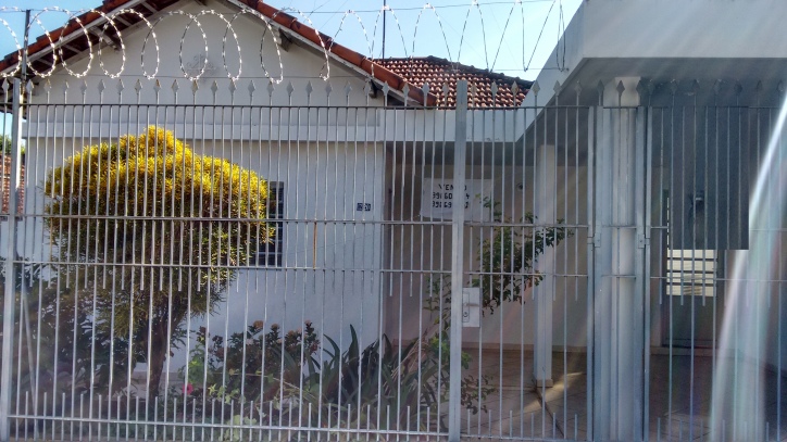 Casa à venda com 2 quartos, 250m² - Foto 1