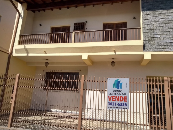 Casa à venda com 3 quartos, 402m² - Foto 1