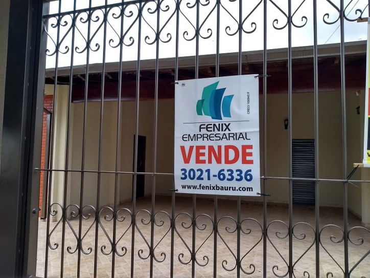 Casa à venda com 3 quartos, 200m² - Foto 1