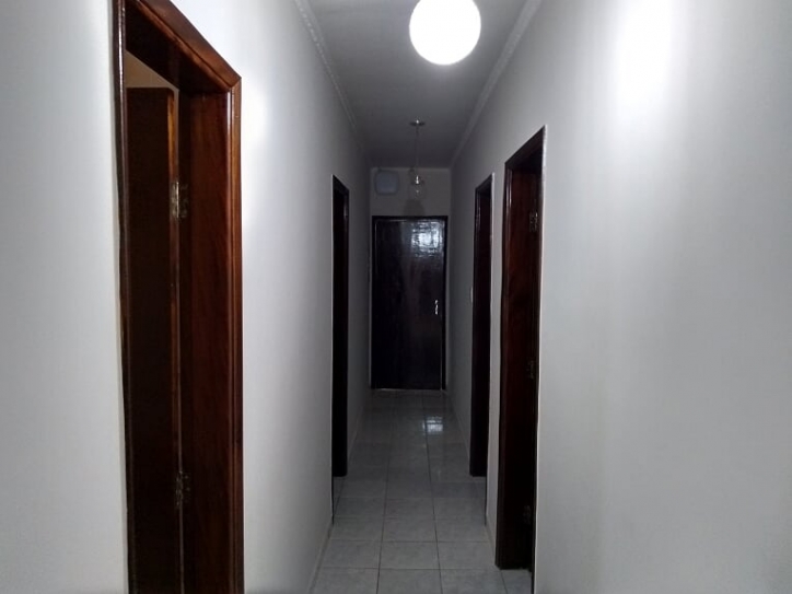 Casa à venda com 3 quartos, 200m² - Foto 10