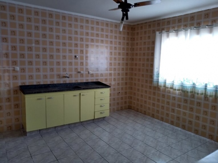 Casa à venda com 3 quartos, 200m² - Foto 11