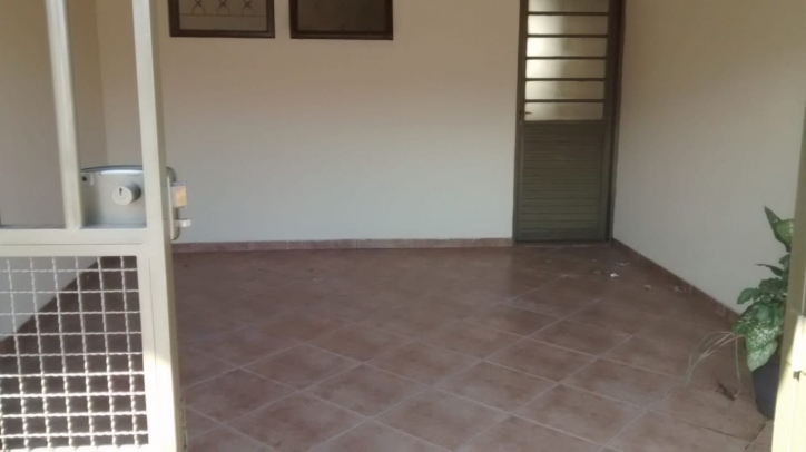 Casa à venda com 3 quartos, 120m² - Foto 2