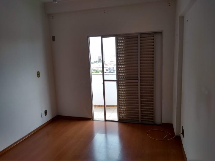 Apartamento à venda com 3 quartos, 150m² - Foto 1