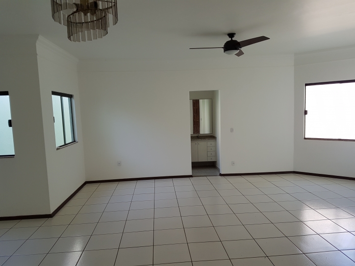 Casa à venda e aluguel com 3 quartos, 360m² - Foto 8