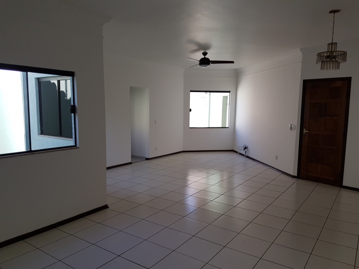 Casa à venda e aluguel com 3 quartos, 360m² - Foto 12