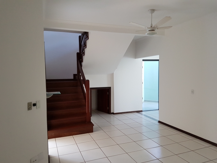 Casa à venda e aluguel com 3 quartos, 360m² - Foto 14