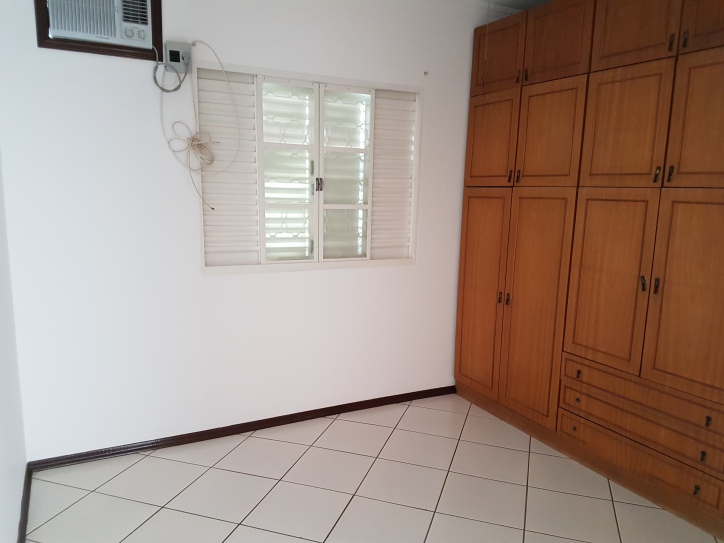 Casa à venda e aluguel com 3 quartos, 360m² - Foto 17