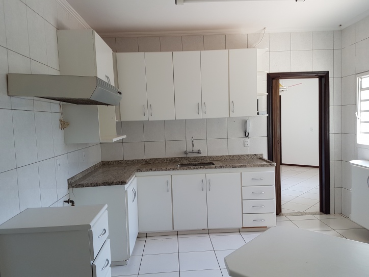 Casa à venda e aluguel com 3 quartos, 360m² - Foto 18