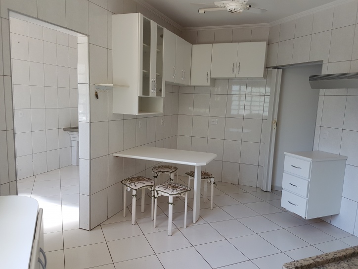 Casa à venda e aluguel com 3 quartos, 360m² - Foto 19